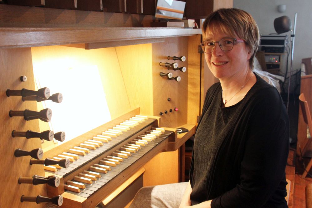 Tänzerische Bewegung in der Kirche